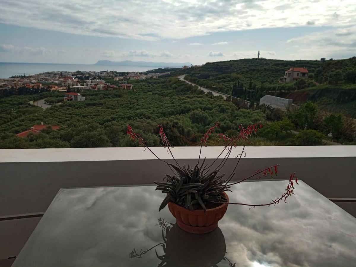 Thea Apartment Agia Marina  Exterior photo